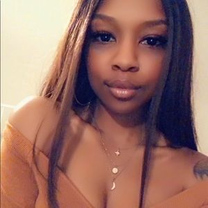 Meet your Posher, Alysha